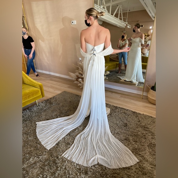 Sarah Seven Sandra Wedding Dress - Picture 5 of 7